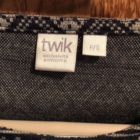 3/30$ Twik (Simons) dress   - Picture 2 of 7